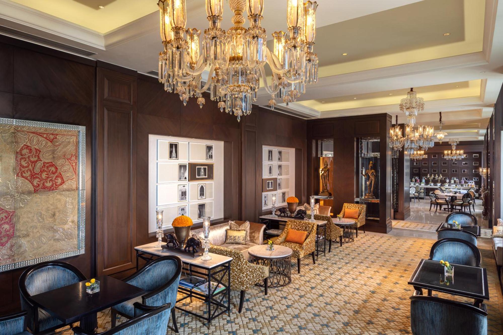 Royal Club Room Airport Transfers Cocktail Hours