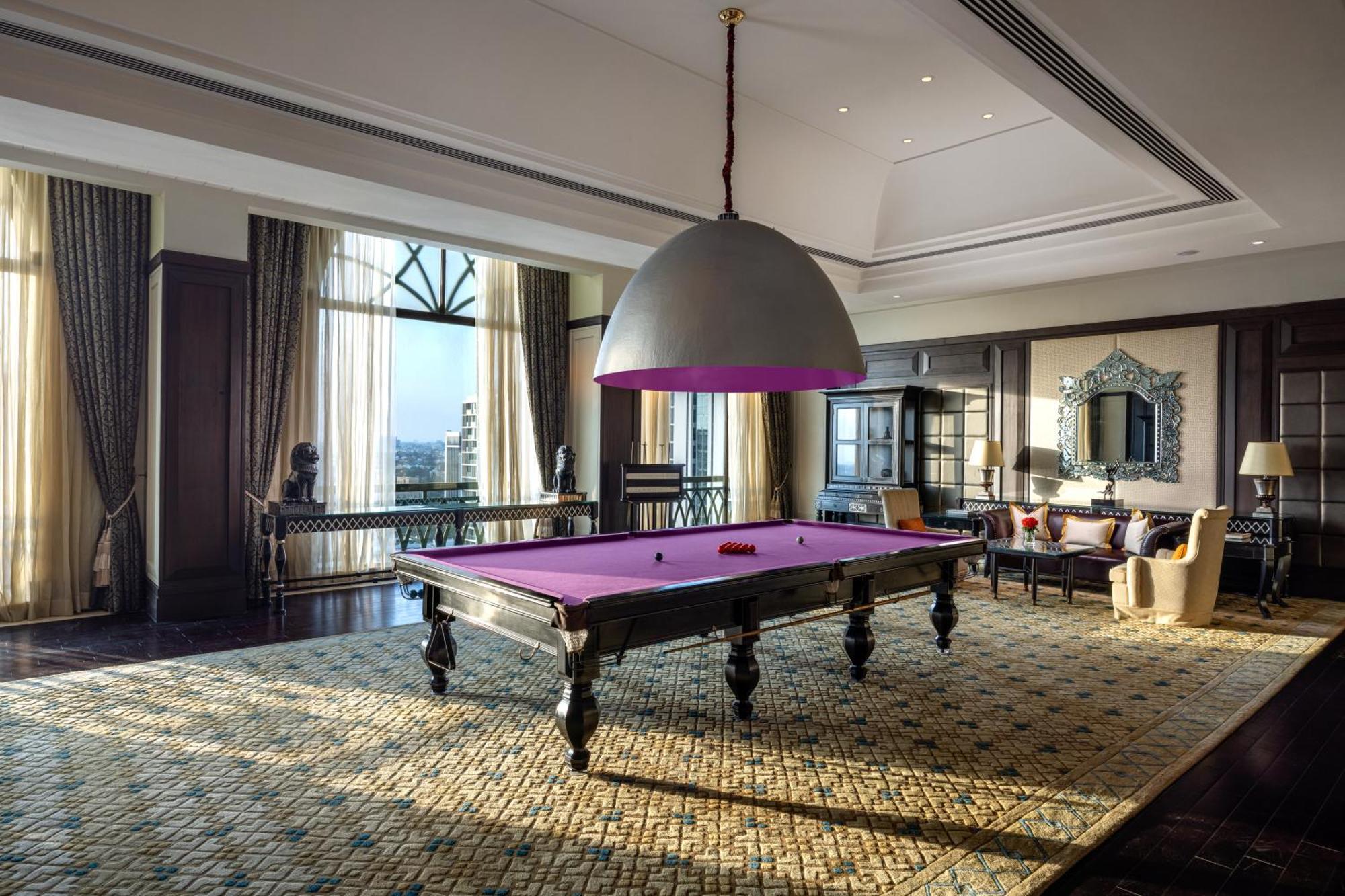 Royal Club Room Airport Transfers Cocktail Hours